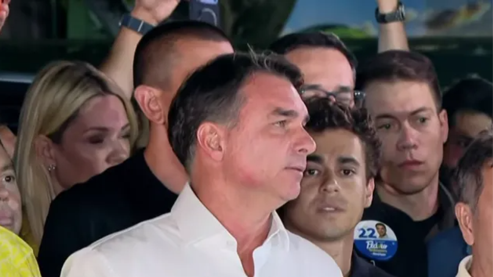 Polícia Federal cancela passaportes de Flávio Bolsonaro após descumprimento de ordem do STF
