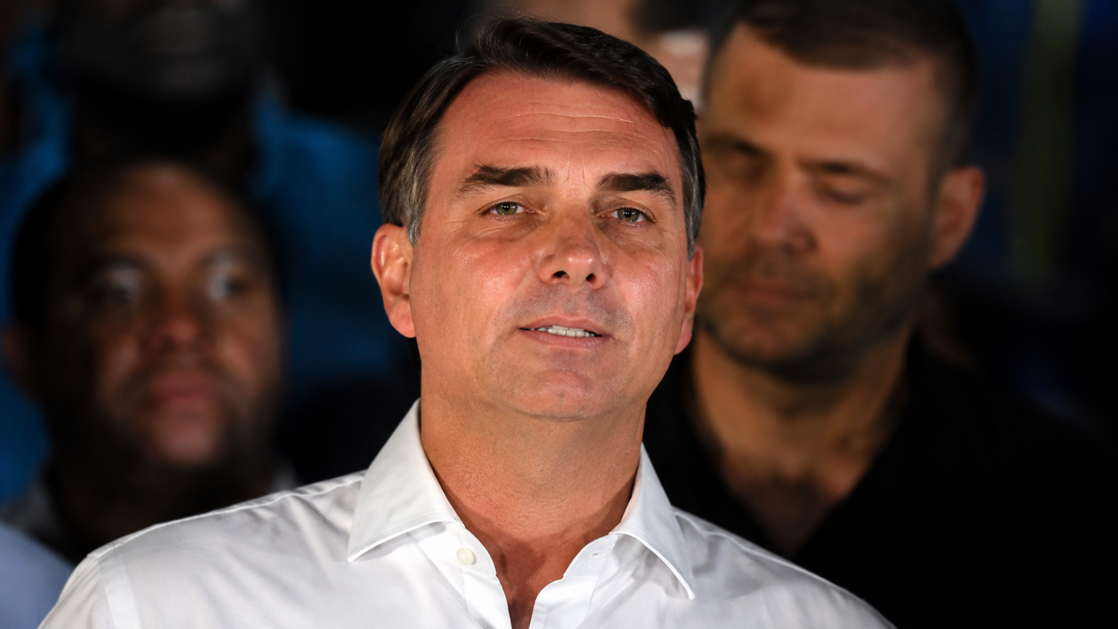 Flávio Bolsonaro viajou para os Estados Unidos com a família, afirmam aliados