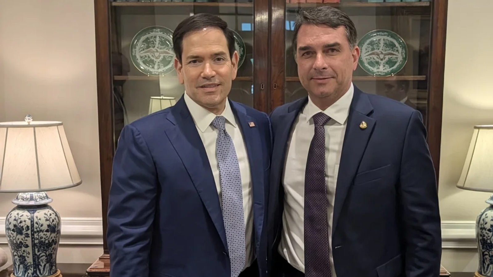Aliado de Trump afirma que Marco Rubio ajudou a organizar saída de Flávio Bolsonaro para os EUA