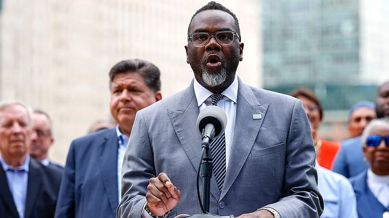 Chicago cria “zonas livres do ICE” para limitar operações de imigração