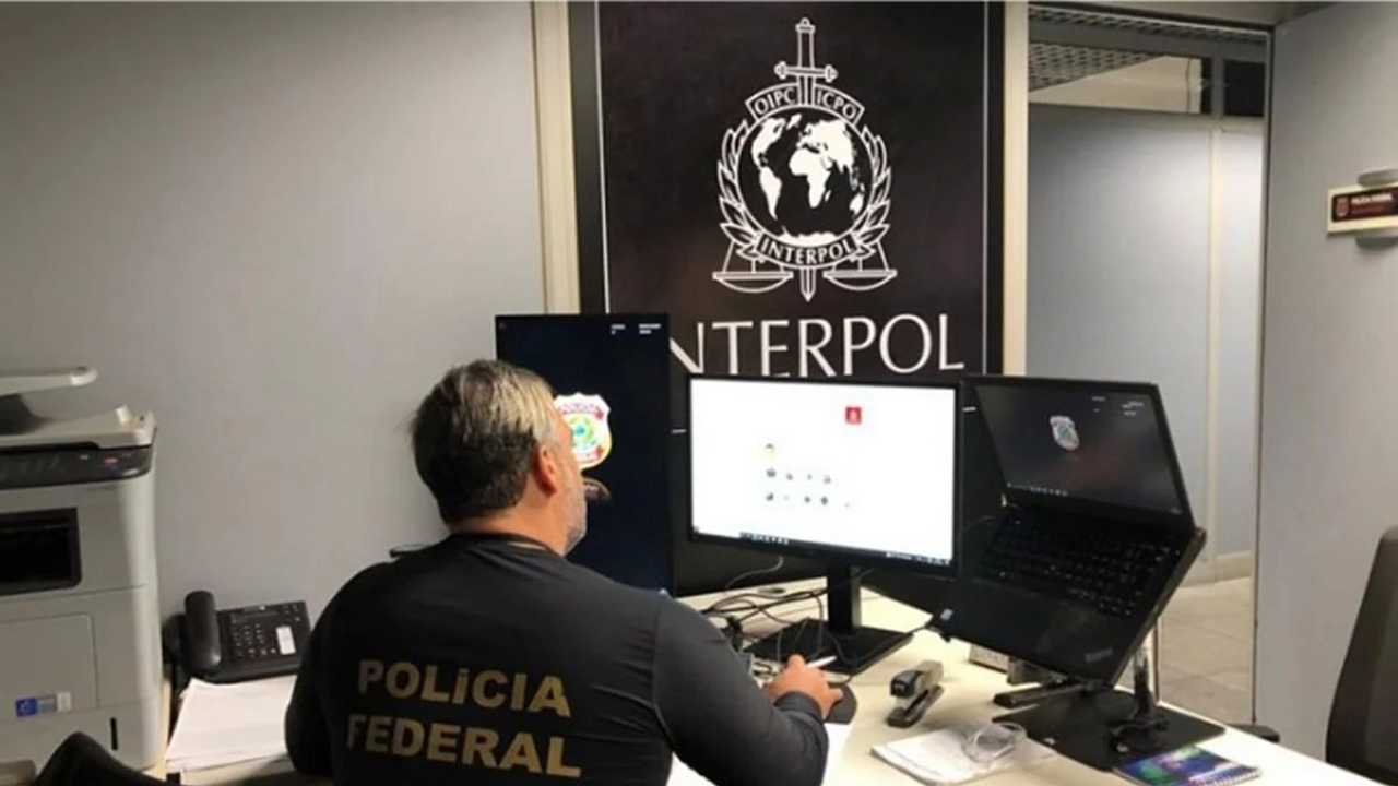 Brasileiros procurados pela Interpol são deportados dos EUA e presos em Minas Gerais