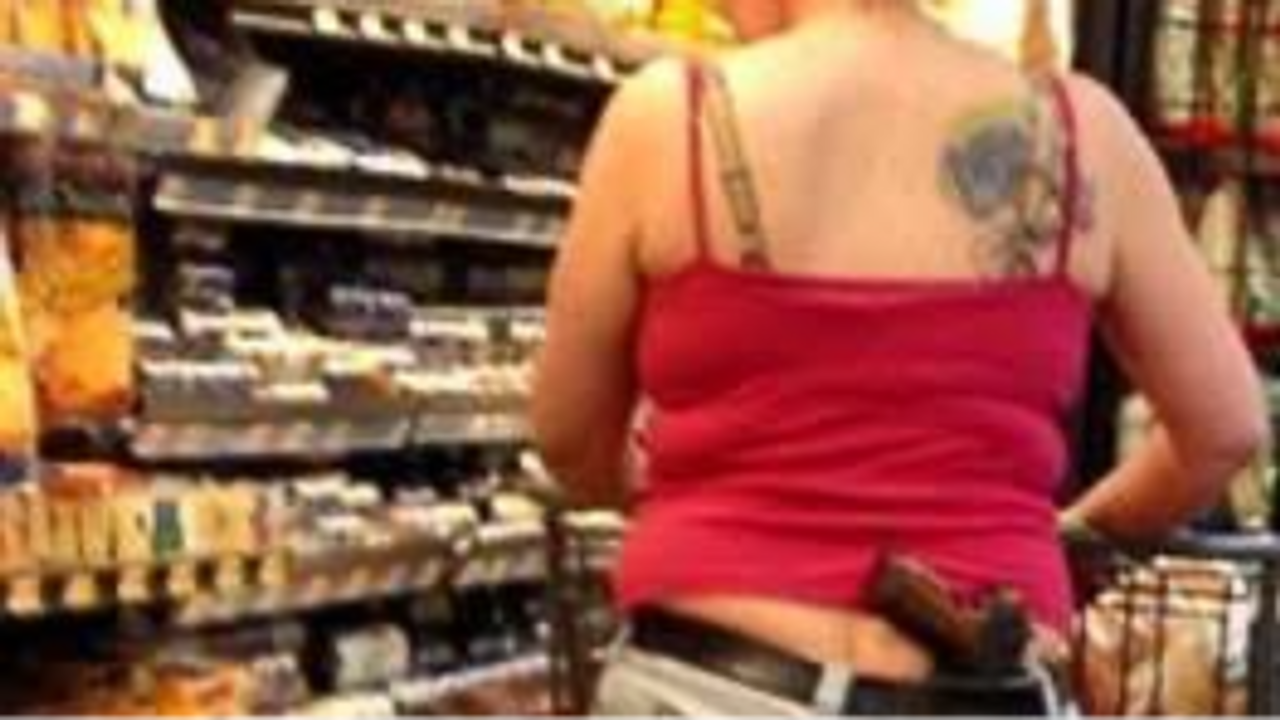 Publix passa a autorizar porte visível de armas em lojas na Flórida