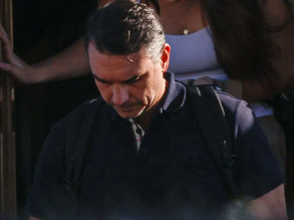 Flávio Bolsonaro recua e passa a se declarar “líder do Brasil” em nova versão de carta