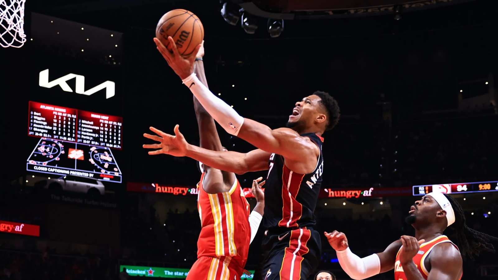 Hawks perdem para Miami apesar de destaque do novato