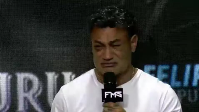 Popó chora e anuncia aposentadoria: “Não quero mais saber de boxe”