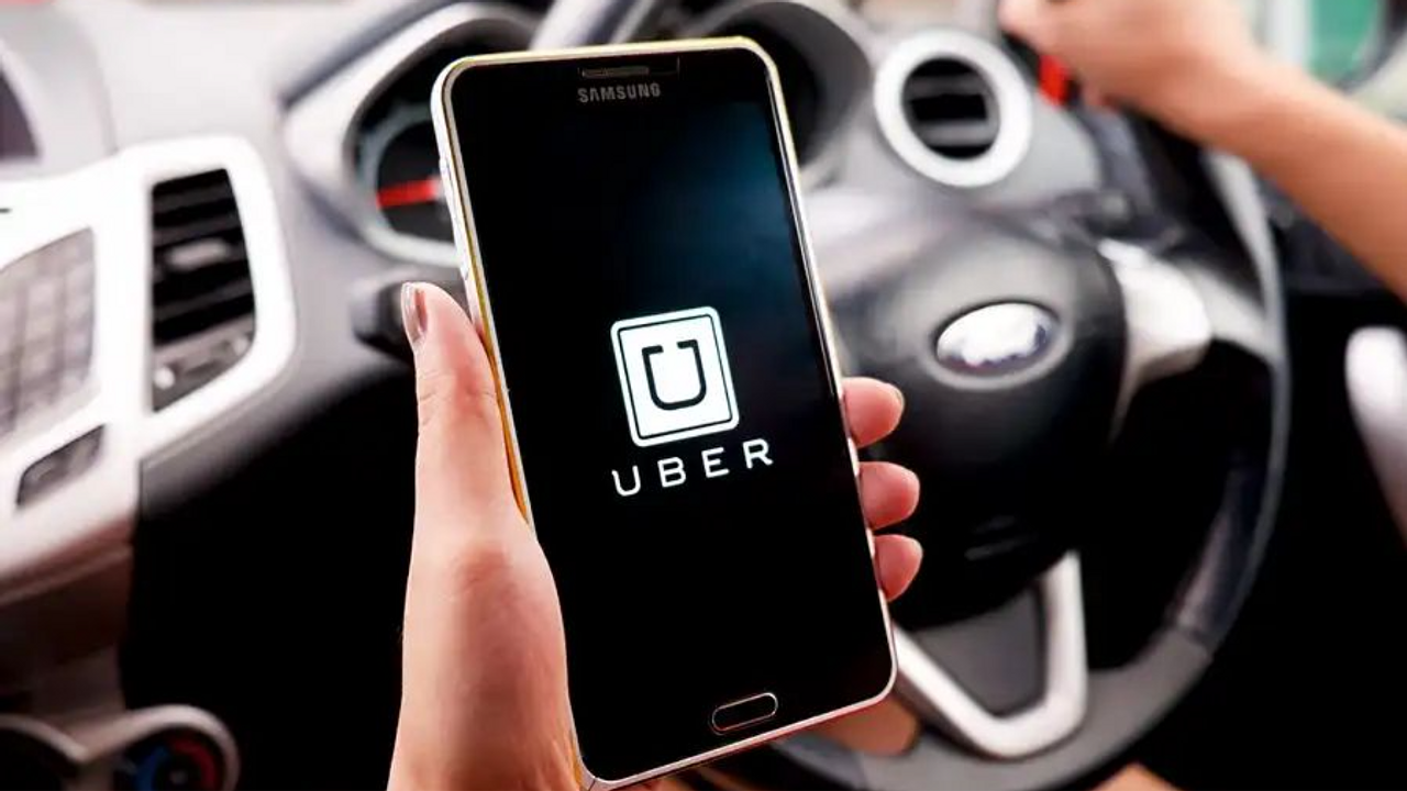 Uber muda regras e exclui modelos das categorias Black e Comfort
