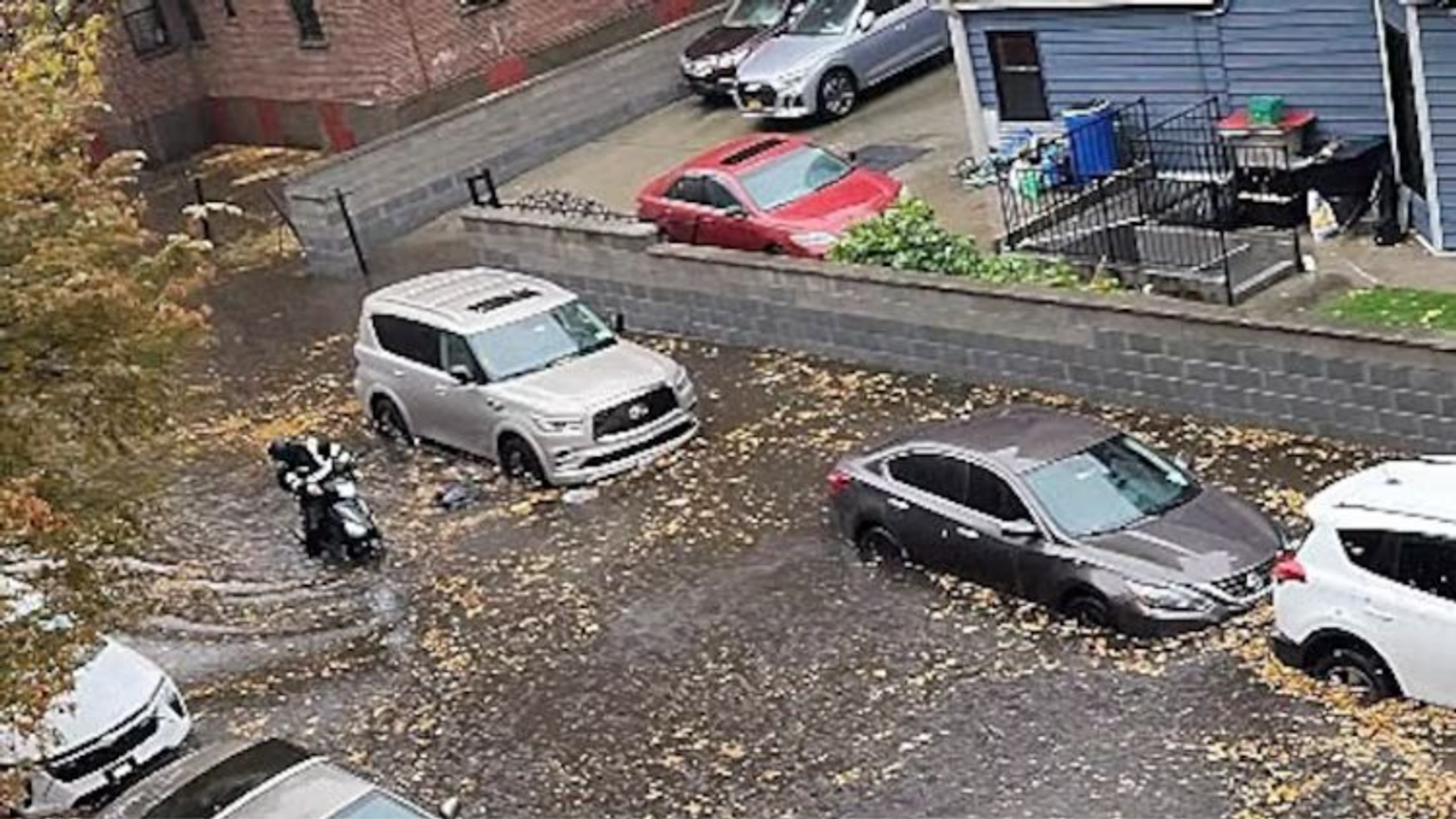 Chuva recorde alaga Nova York e paralisa metrôs e aeroportos