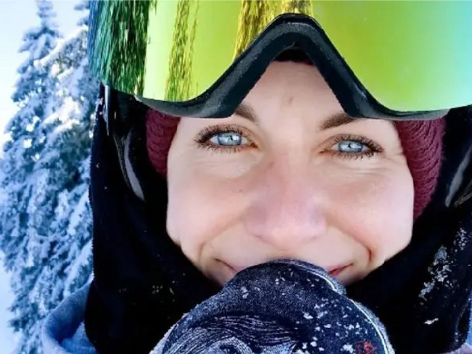 Americana morre congelada após ser deixada pelo namorado em montanha na Áustria