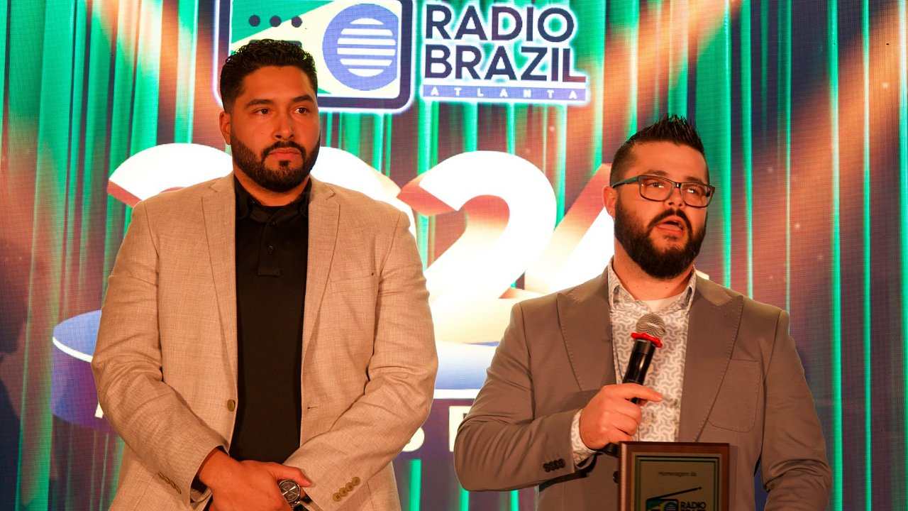 Rádio Brazil Atlanta Homenageia Polícia de Cobb County