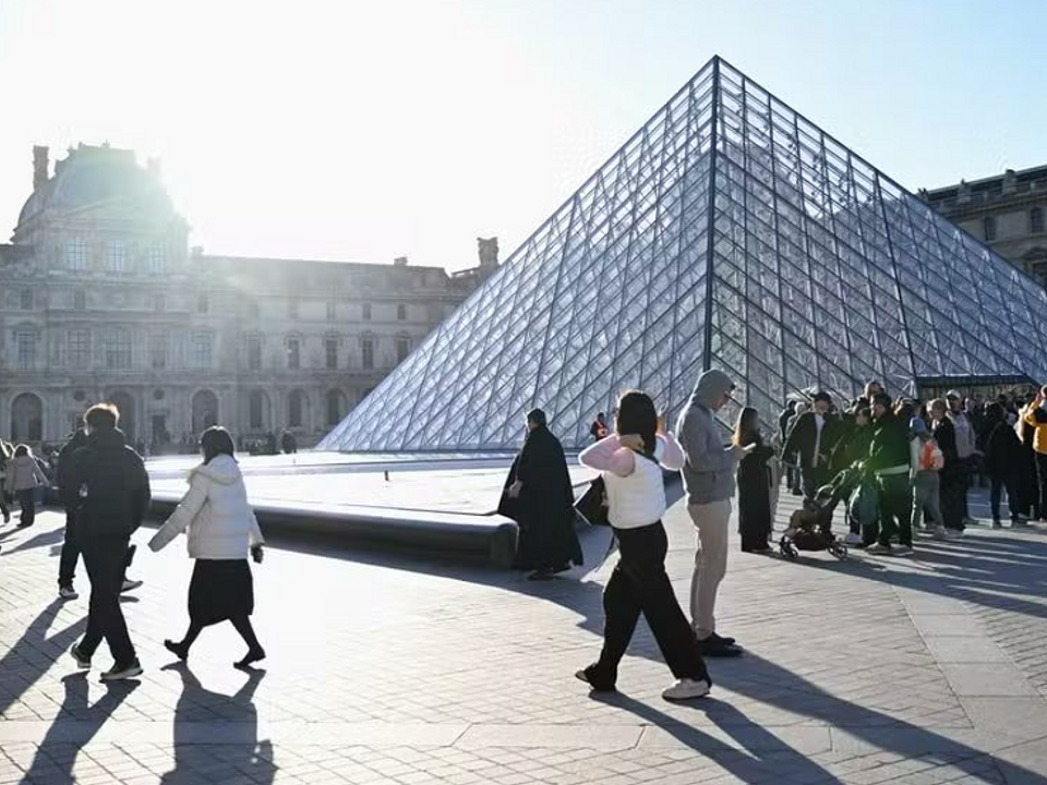 Louvre vai cobrar mais caro de turistas de fora da Europa