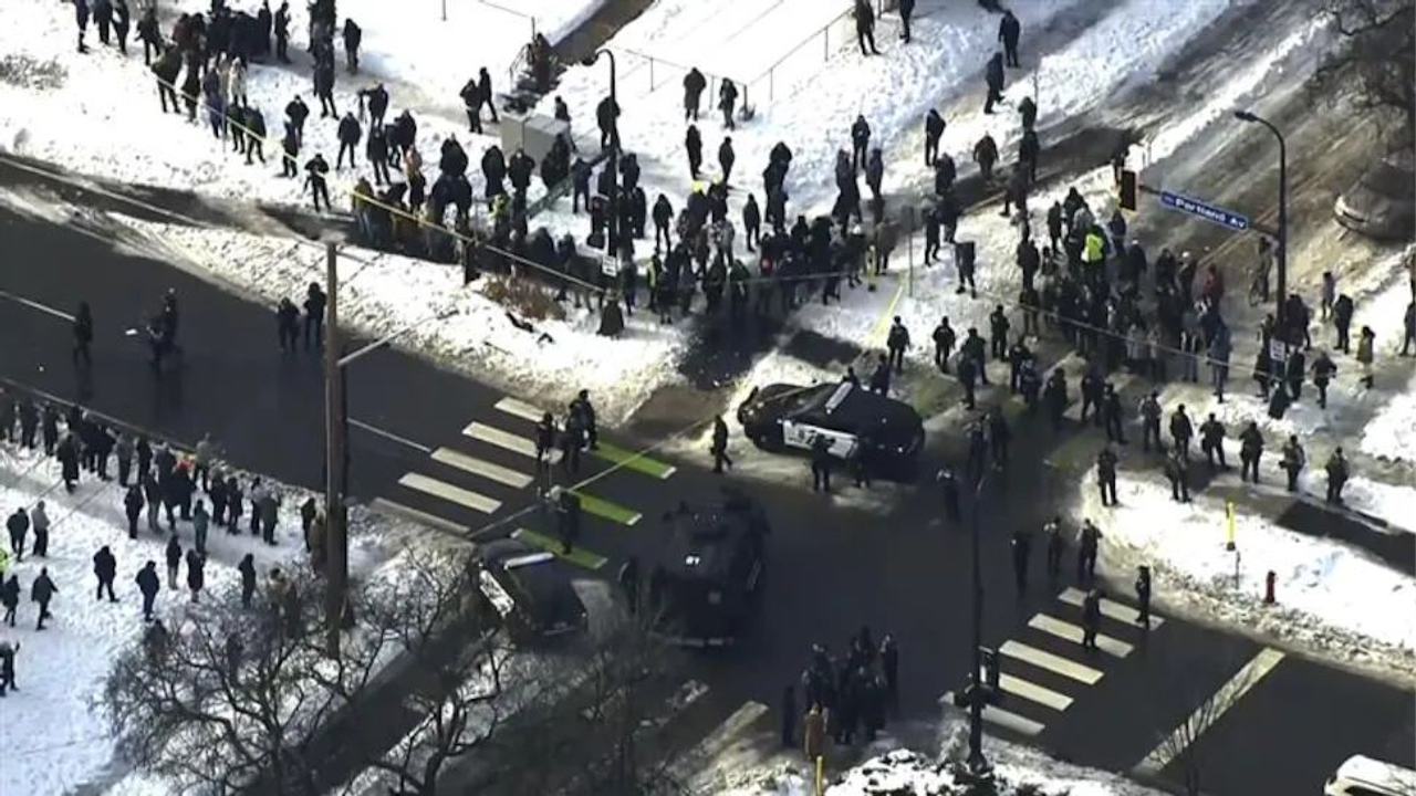 URGENTE: Agente do ICE mata mulher durante operação imigratória em Minneapolis