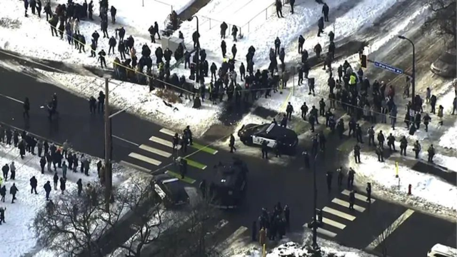 URGENTE: Agente do ICE mata mulher durante operação imigratória em Minneapolis