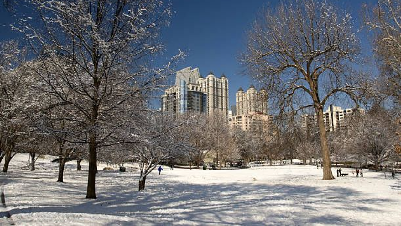 Neve pode atingir regiões ao sul e leste de Atlanta neste domingo, alerta Fox 5