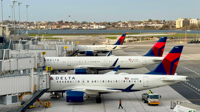 Companhias aéreas dos EUA cancelam voos para o Caribe após fechamento do espaço aéreo sobre Venezuela