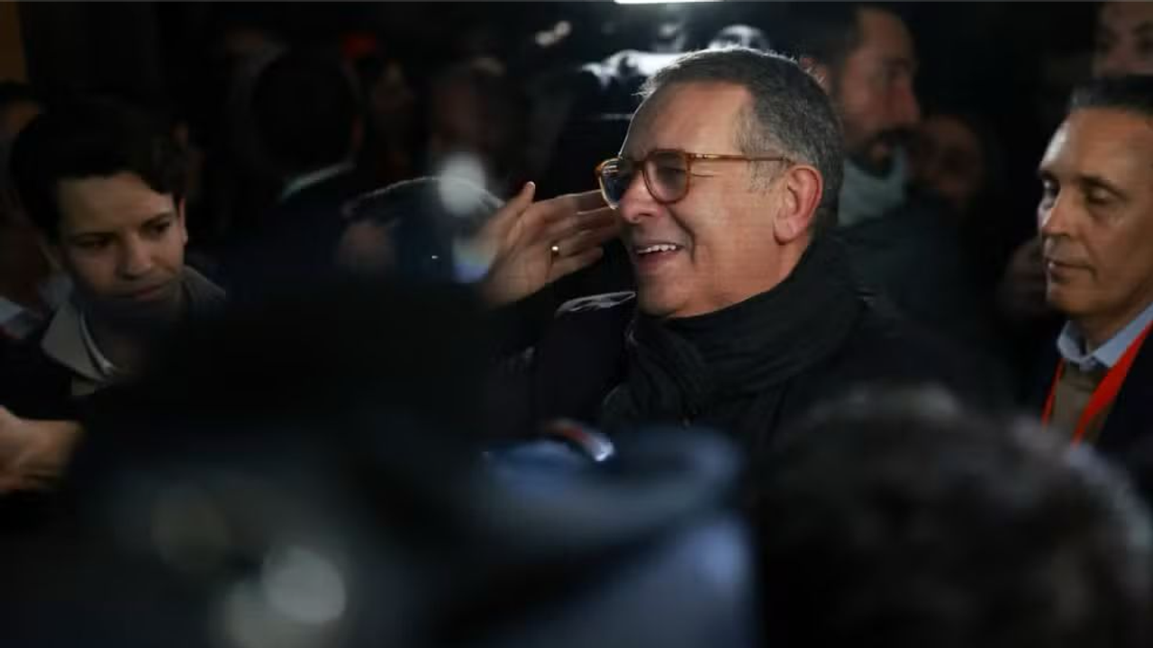 Portugal elege socialista moderado António José Seguro como novo presidente