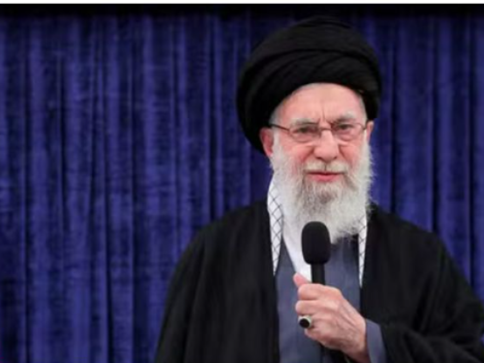 MORTO EM BOMBARDEIO: Irã confirma morte de Ali Khamenei e decreta 40 dias de luto