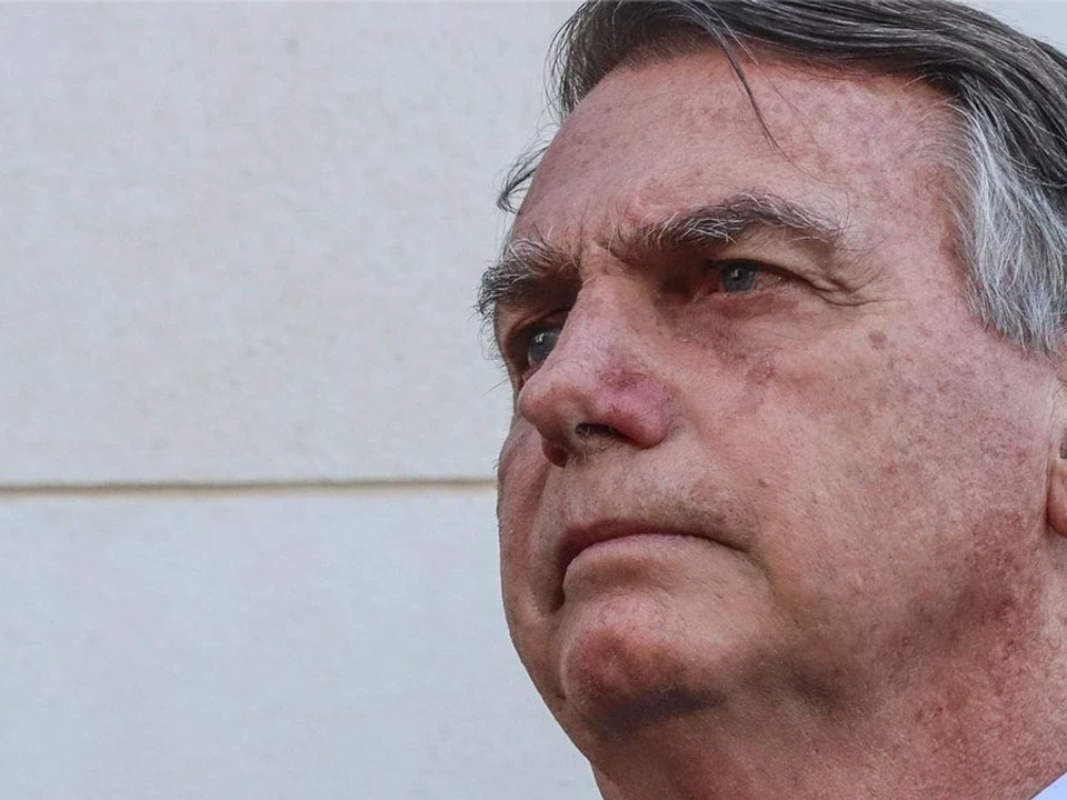 Boletim médico aponta melhora de Jair Bolsonaro, que segue internado na UTI