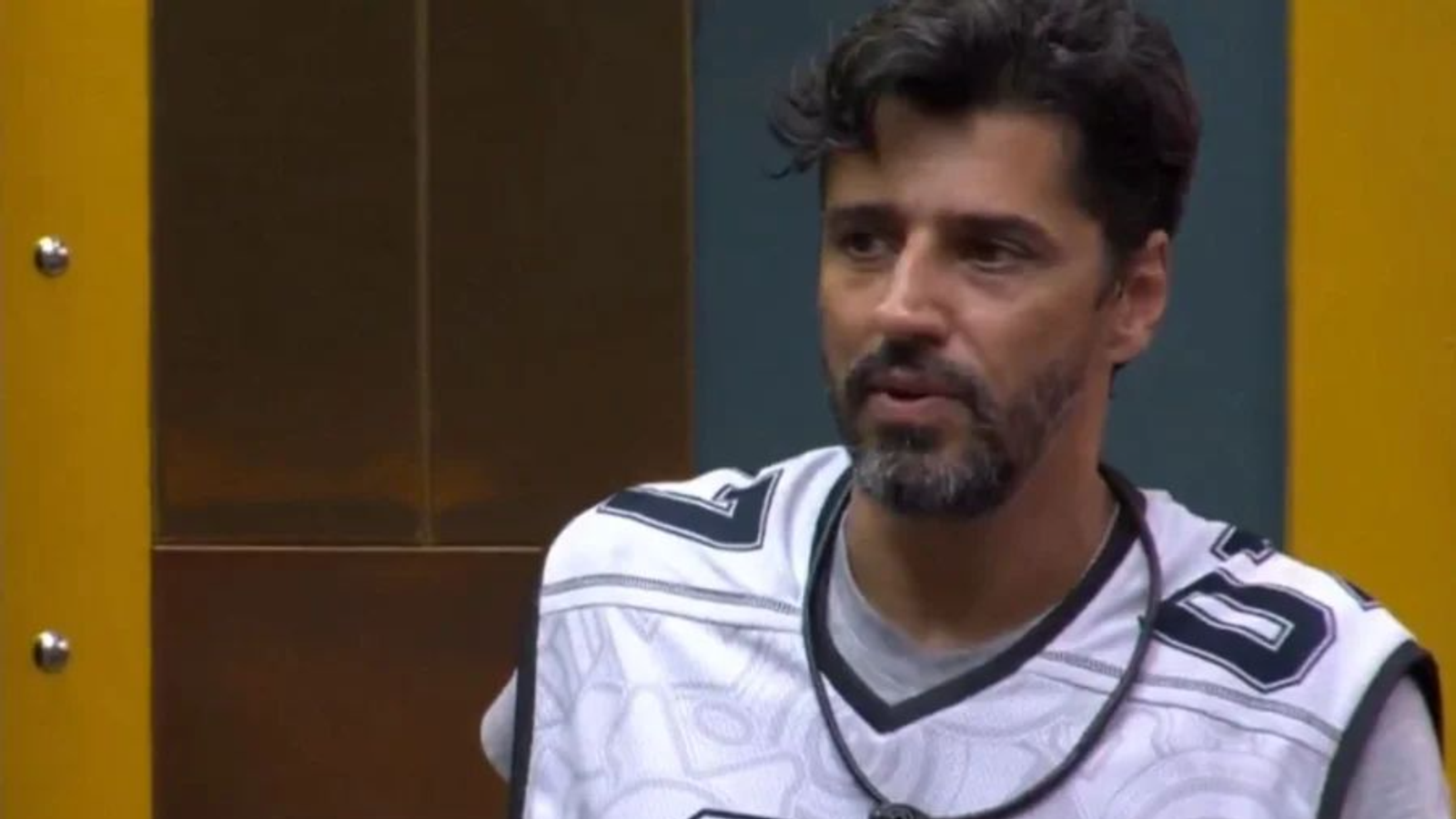 Internautas ameaçam denunciar Alberto Cowboy ao ICE após briga com Ana Paula no BBB 26