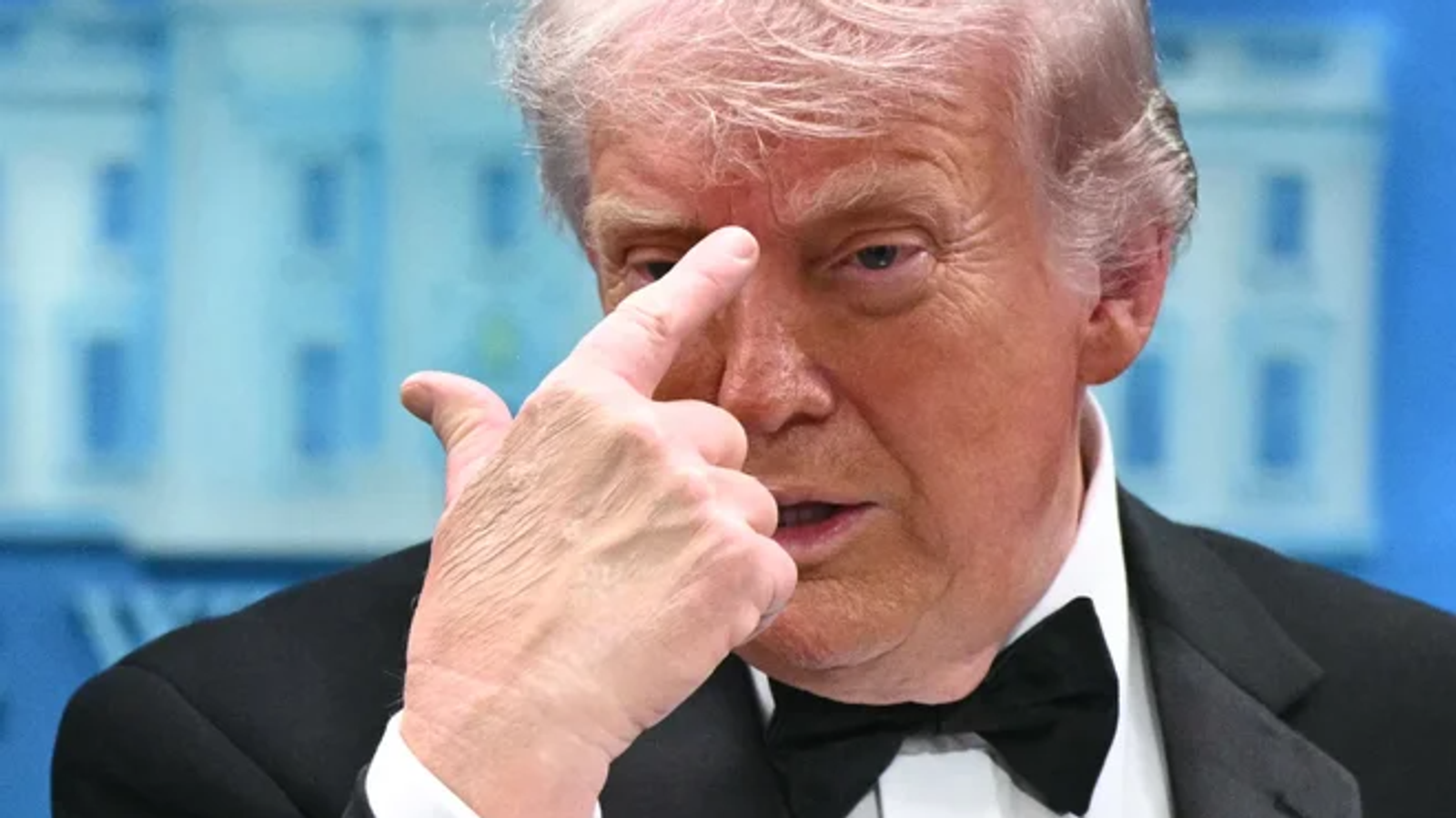 Alerta de segurança interrompe jantar de correspondentes da Casa Branca e retira Donald Trump do evento em Washington