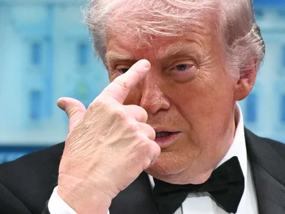 Alerta de segurança interrompe jantar de correspondentes da Casa Branca e retira Donald Trump do evento em Washington