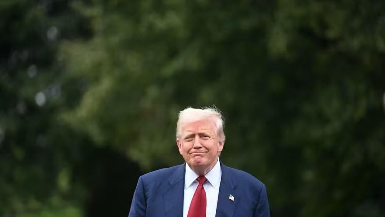 Trump anuncia plano para repassar bilhões das tarifas à população