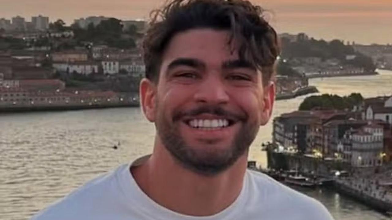 Brasileiro morre ao cair de sacada durante férias em Ibiza