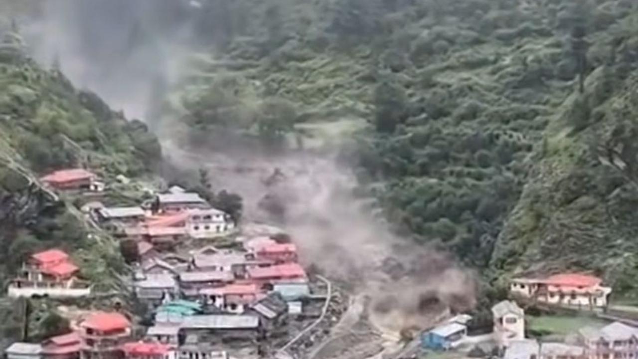 Tragédia nas montanhas: enchente repentina devasta vila no Himalaia