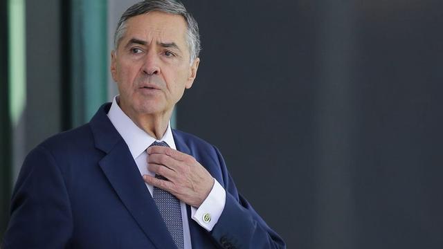 Filho de Barroso evita retorno aos EUA após sanções de Trump