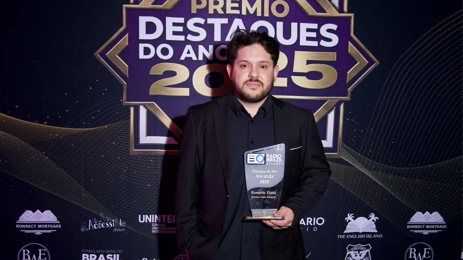 Romario Audio Solutions recebe homenagem pela excelência técnica no Destaques do Ano 2025