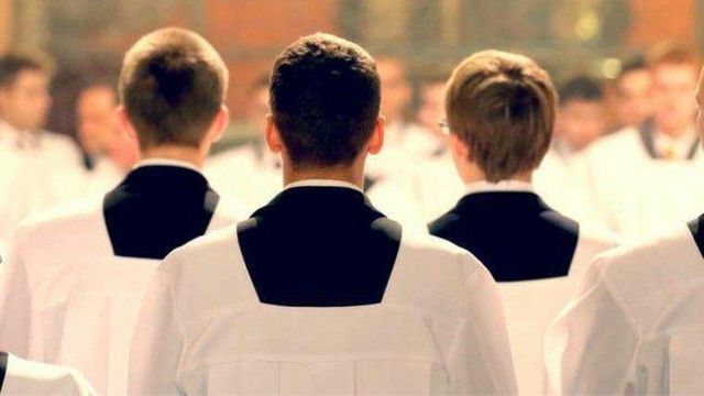 Cofundador da e.l.f. Beauty abandona vida milionária e se prepara para se tornar padre católico nos EUA
