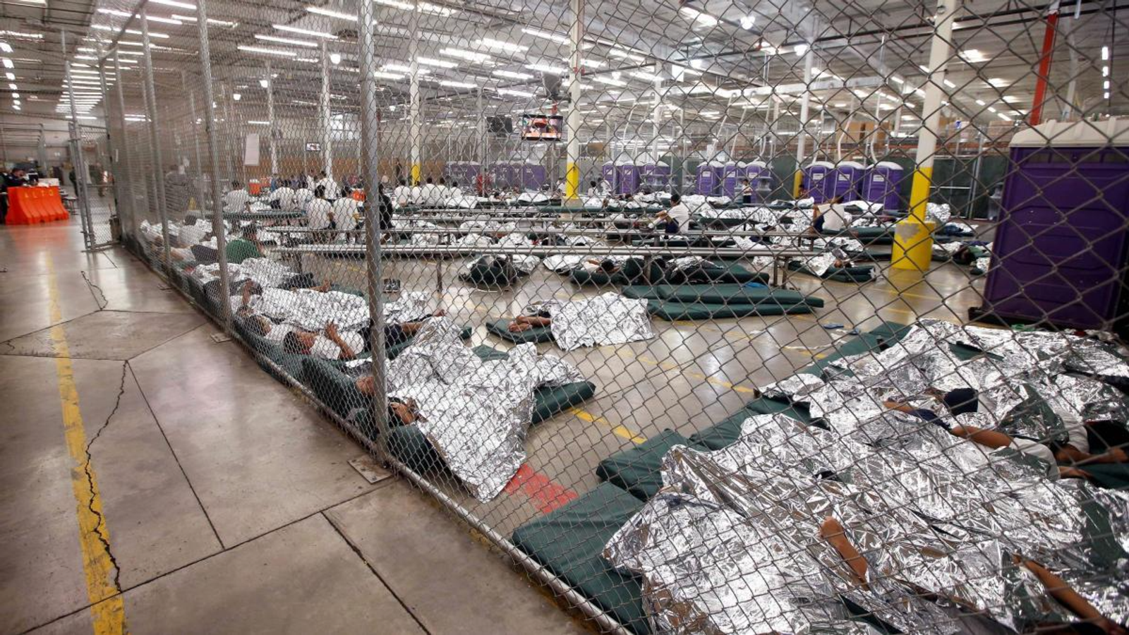 Investigação aponta aumento recorde de suicídios em centros de detenção do ICE nos EUA