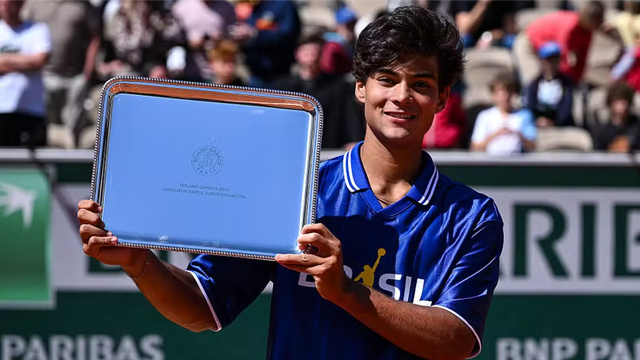 Goiano Guto Miguel faz história e conquista título juvenil de Roland Garros