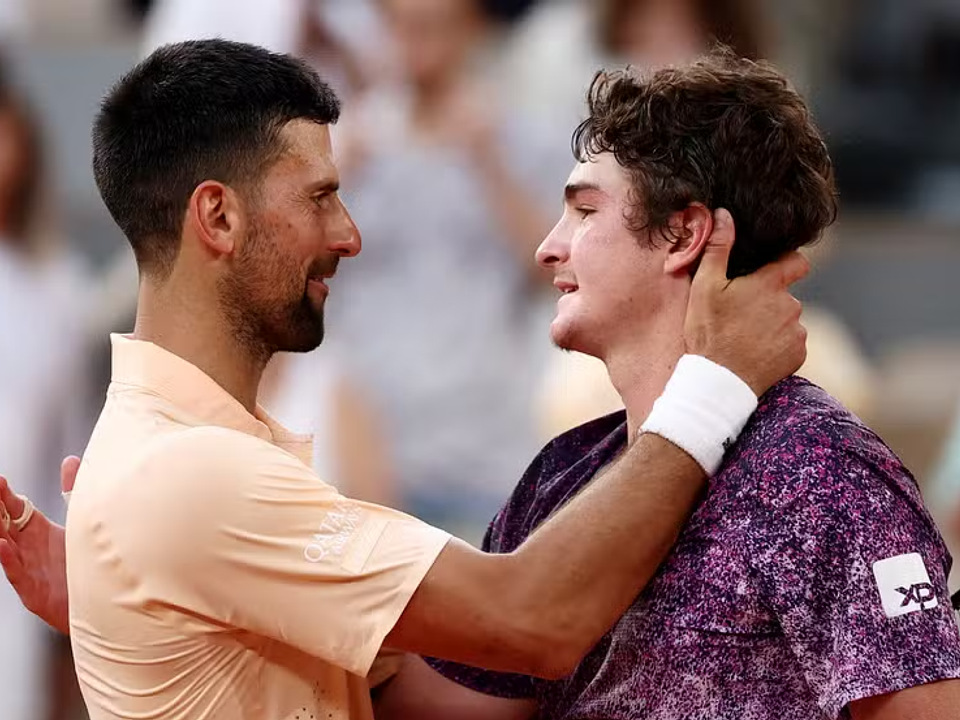 João Fonseca faz história, vence Djokovic de virada e avança às oitavas de Roland Garros