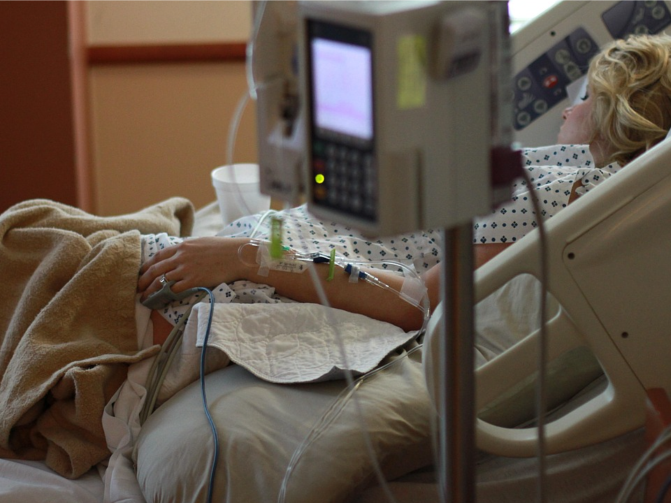 Cinco mulheres são hospitalizadas após ataque com substância química em New Jersey