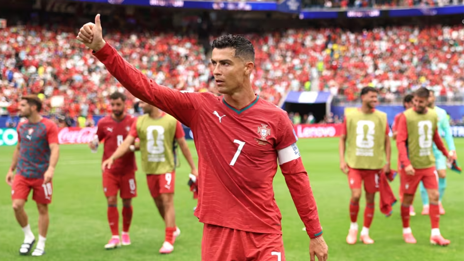 Cristiano Ronaldo responde críticas com atuação histórica e dois gols por Portugal