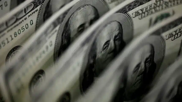 Dólar fecha a semana perto de R$ 5,11; mercado acompanha cenário internacional