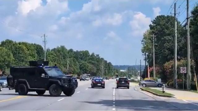 Cobb County SWAT em dois cercos no mesmo dia