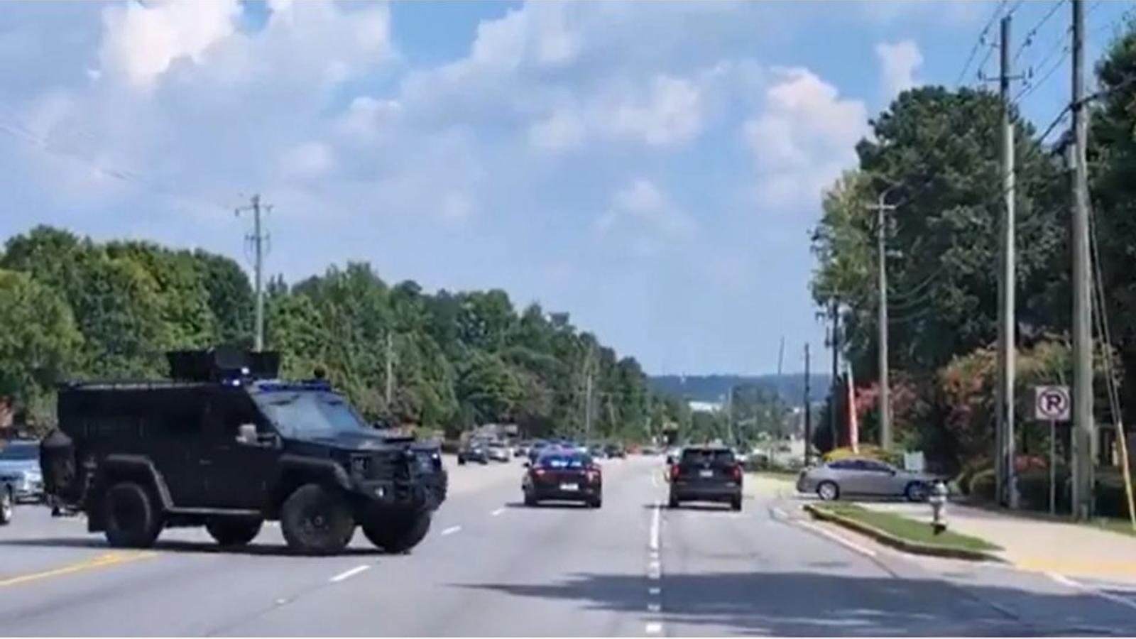 Cobb County SWAT em dois cercos no mesmo dia