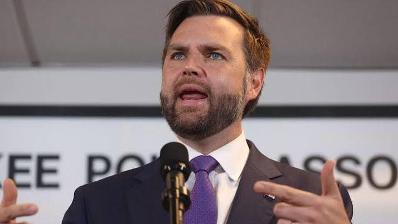 Plateia ovaciona JD Vance na Geórgia