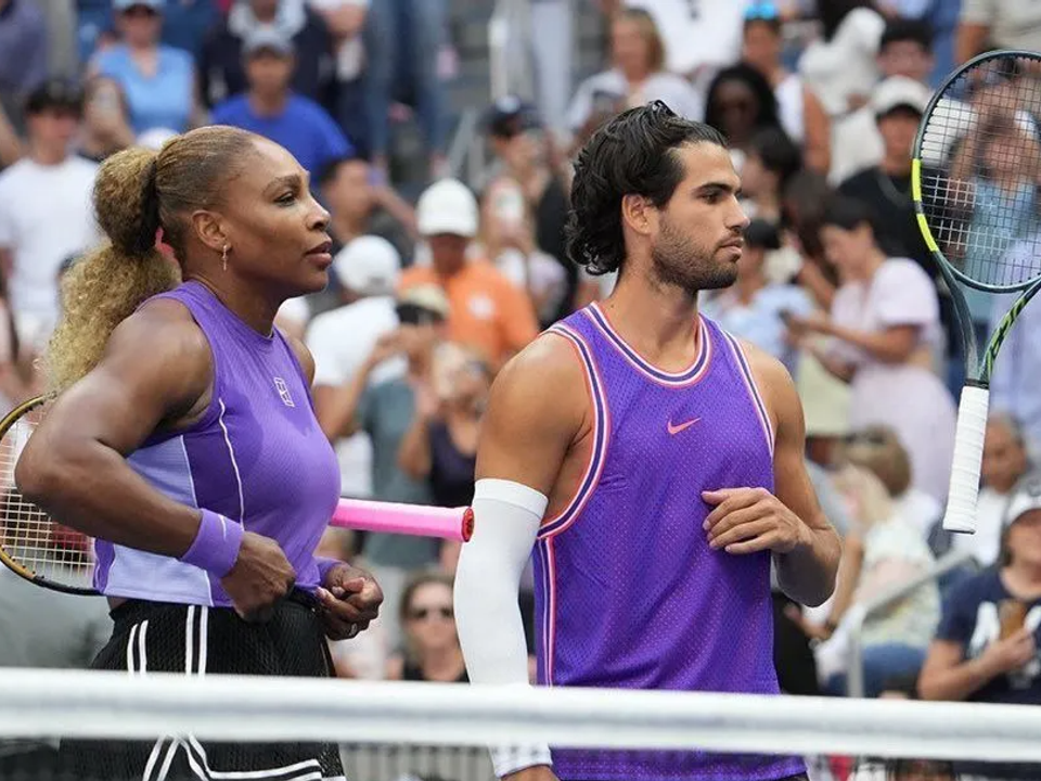 Serena Williams volta ao US Open, mas cai nas quartas