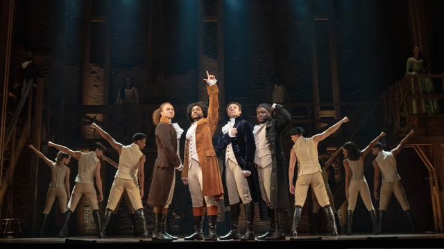 HAMILTON emociona o público e transforma história em espetáculo no Fox Theatre, em Atlanta