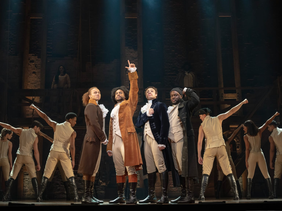 HAMILTON emociona o público e transforma história em espetáculo no Fox Theatre, em Atlanta