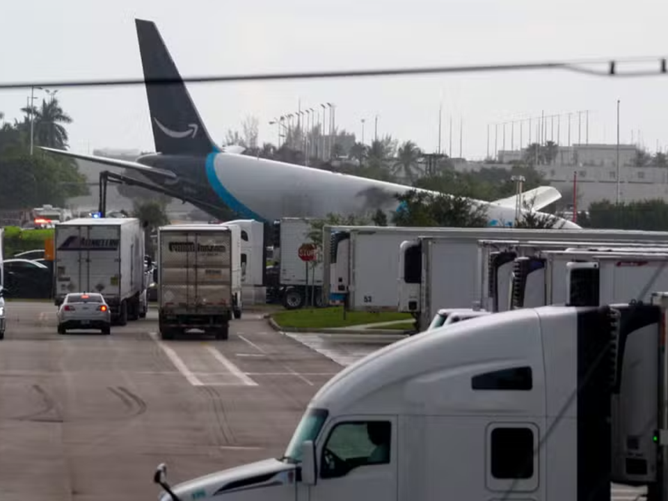 Acidente com cargueiro da Amazon deixa cinco mortos em Miami