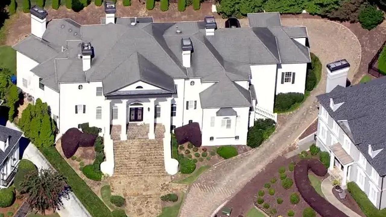 Família encontrada morta em casa em Johns Creek