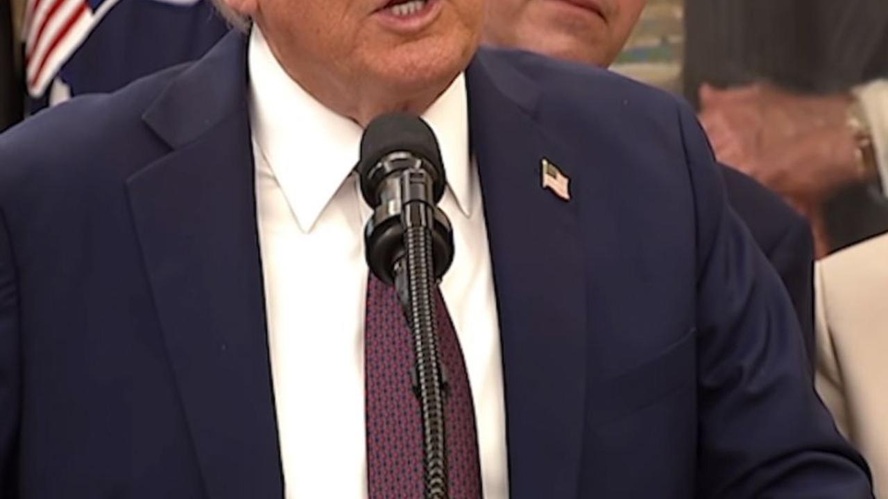 Trump rebate boatos sobre morte e chama rumores de “notícias falsas”