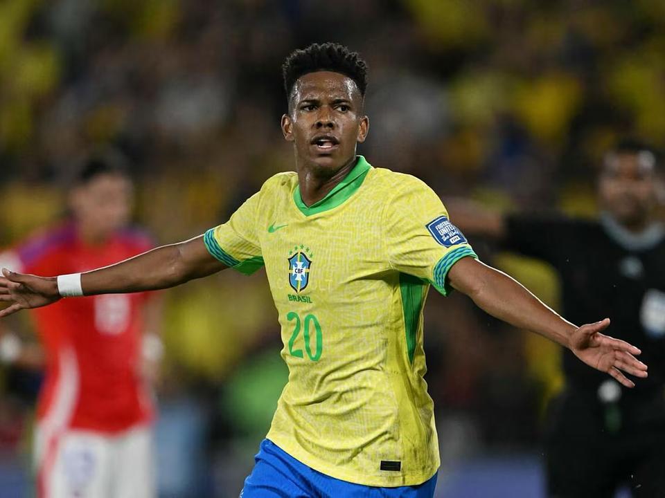 Brasil dá show e atropela o Chile no Maracanã