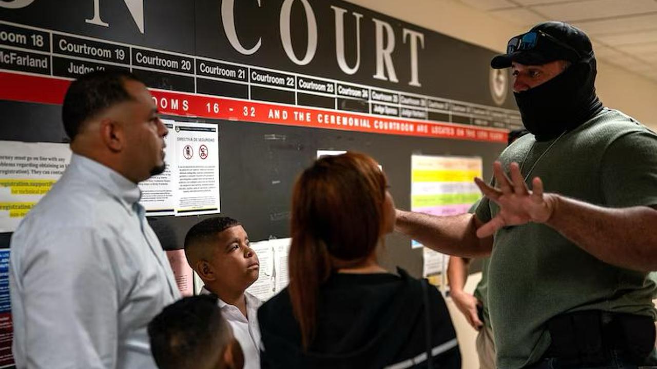 ICE aplica multas milionárias para pressionar imigrantes a deixar os EUA