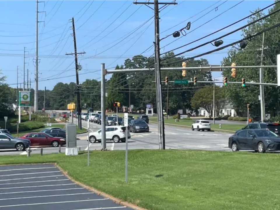 Cobb aprova reforma de cruzamento movimentado em East Cobb