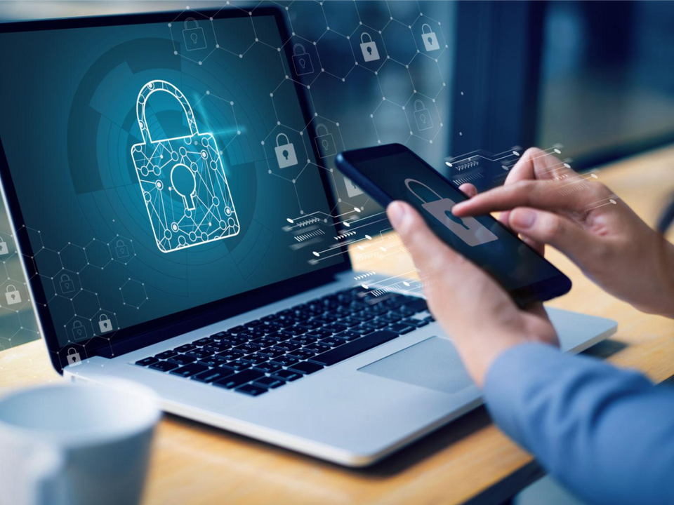 Outubro é mês de alerta contra golpes digitais nos Estados Unidos: saiba como proteger seus dados
