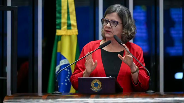 Governo reúne apoio para acelerar votação da PEC que acaba com a escala 6x1